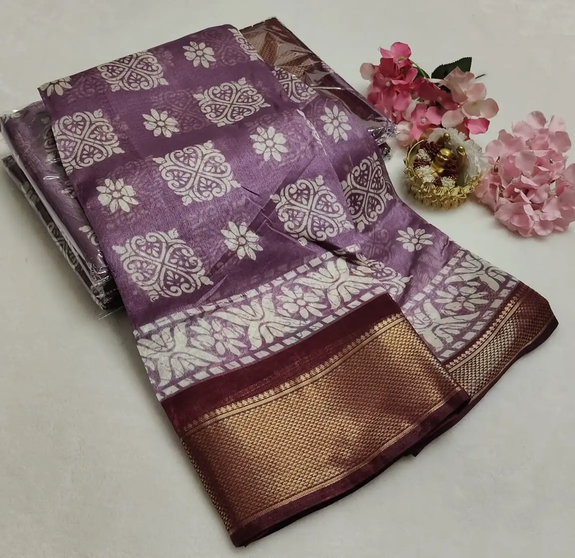 Dola Jaal Floral Brocade Border Cotton Saree